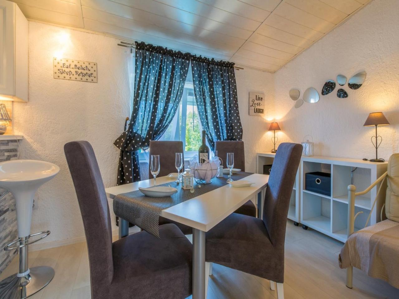 Apartments Susanne Novi Vinodolski Eksteriør billede